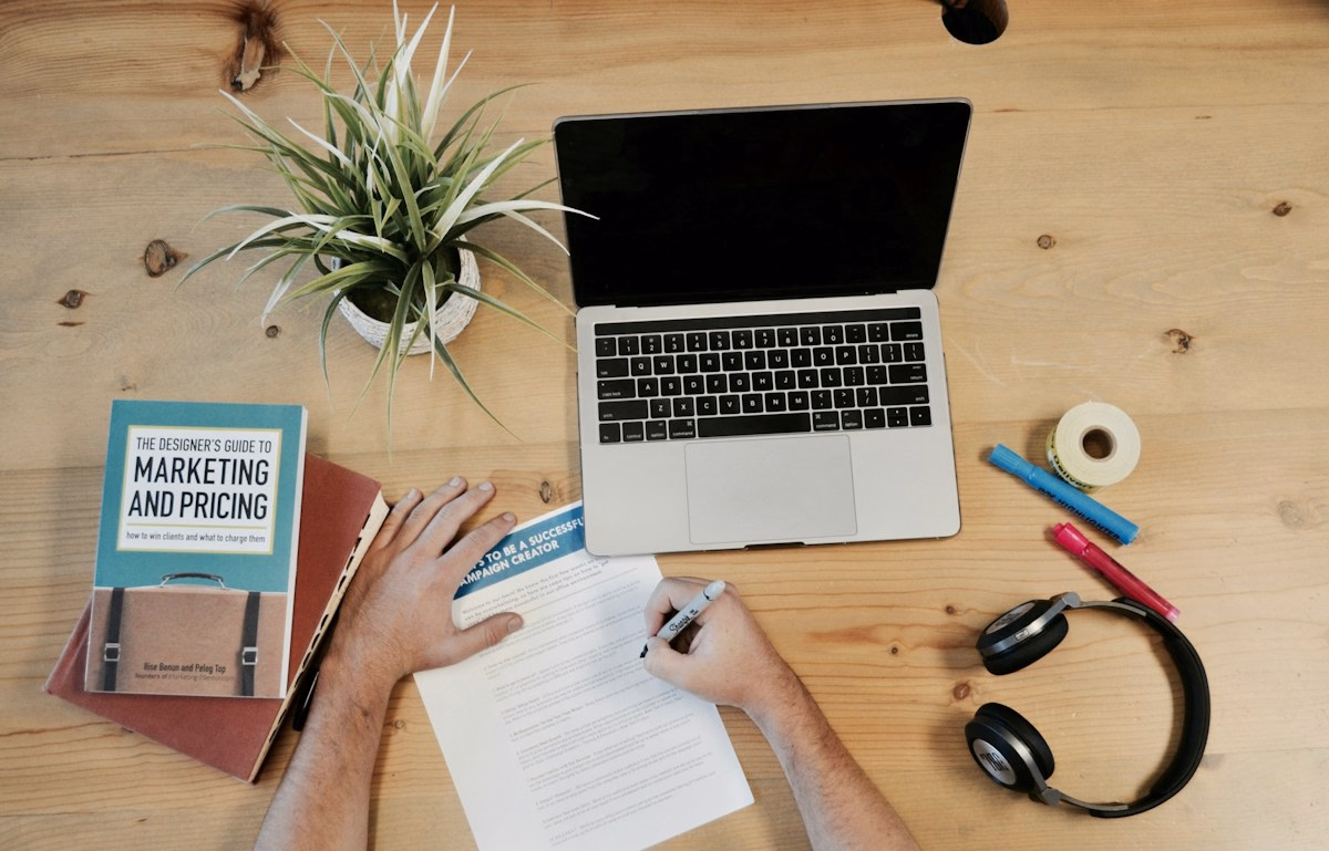 Dashboard de conversiones y retorno publicitario para auditoría de google ads